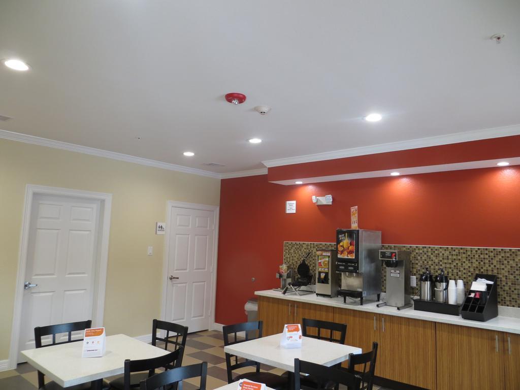 Econo Lodge Inn & Suites Houston Nw-Cy-Fair Jersey Village Exterior foto